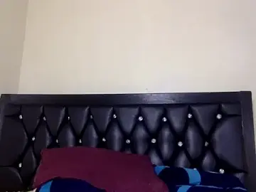 FRESHPUSSIEY  live sex cam