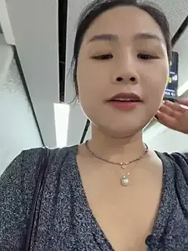 Iridessa-  live sex cam