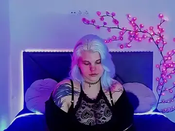 JoannLowe  live sex cam