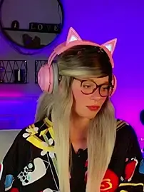 Kittychatte  live sex cam