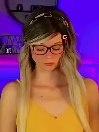 Kittychatte  live sex cam