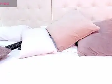 NadiaOrtiz  live sex cam