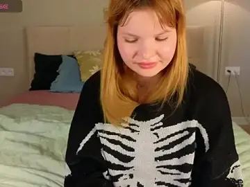 Babyyullii  live sex cam