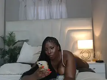 Naughtyblackdolie  live sex cam