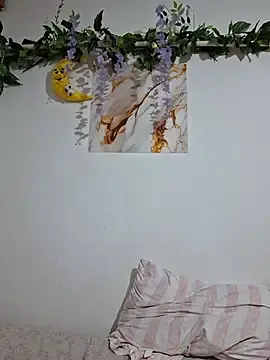 Nika_aa  live sex cam