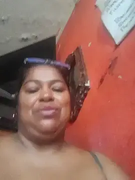 Megansquirt69  live sex cam
