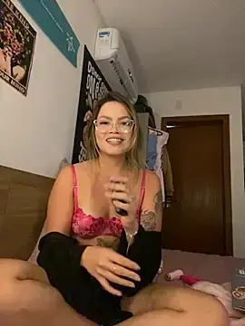 Baroneza333  live sex cam