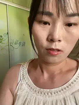 Gugu2578  live sex cam