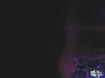 Pineapplelife  live sex cam