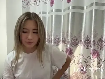 CloudyClamber  live sex cam