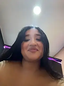 FoxySkye  live sex cam
