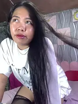 Ursweetyshaine  live sex cam