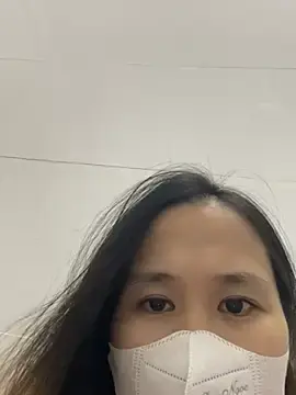 Quyn234  live sex cam