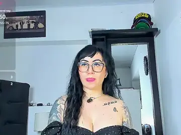Vicky_hotmilf  live sex cam