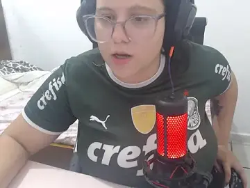 Isanhaiaka  live sex cam