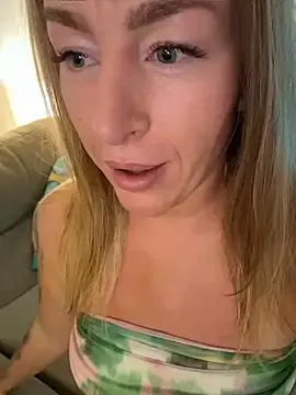 ChristinaSiemone  live sex cam