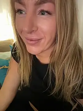 ChristinaSiemone  live sex cam