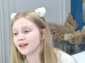 LilianHowards  live sex cam
