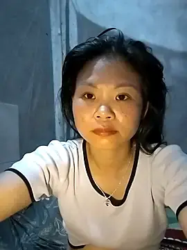 LinhNa999  live sex cam