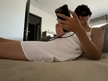 Marilou1983  live sex cam