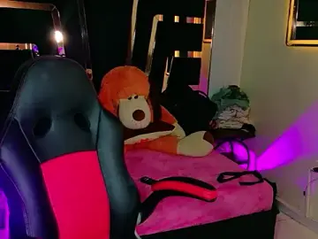 Lunabustygirl2  live sex cam