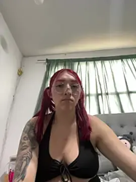 Paulina__wells  live sex cam