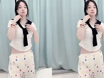 AKiKi711  live sex cam