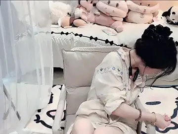 AKiKi711  live sex cam