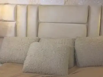 EmilyQueen3x  live sex cam