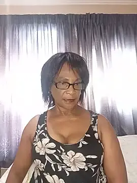 Hotgrannyx  live sex cam