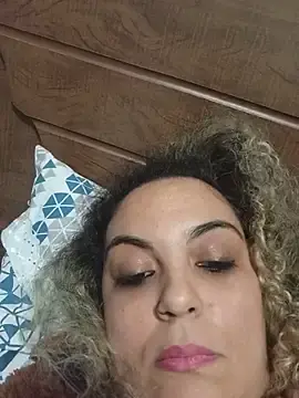 Isadora780  live sex cam