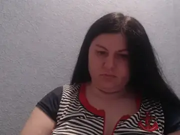 KiraSwee  live sex cam