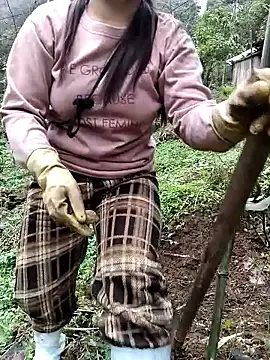 Quynhkoolbae  live sex cam