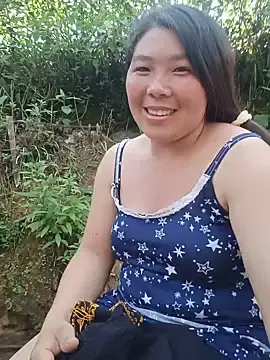 Quynhkoolbae  live sex cam