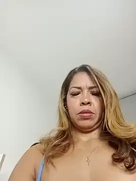BriannaLorens  live sex cam