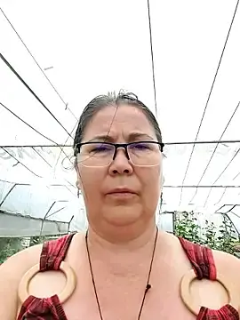 EmmaSquirt  live sex cam