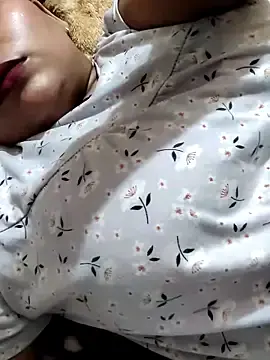 Indian-Nazia  live sex cam