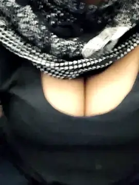 Indian-Nazia  live sex cam