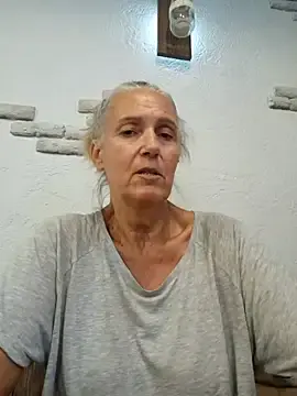 Yalukerya  live sex cam