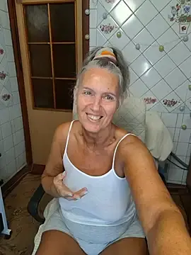 Yalukerya  live sex cam