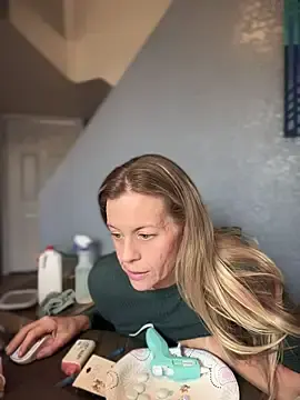 BrendaMaeXO  live sex cam