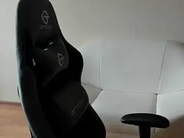 Mia_shy1  live sex cam