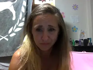 MissHunyBunz  live sex cam