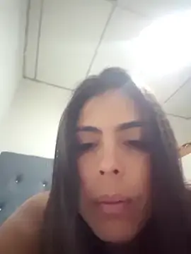Perla_bella  live sex cam