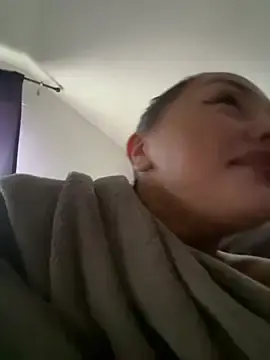 Nikkiuk  live sex cam