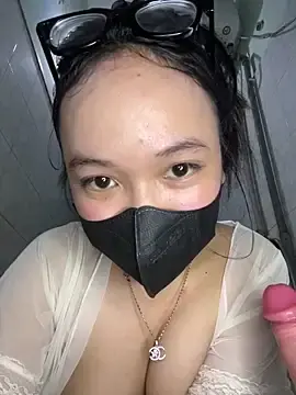 Leeeiuu  live sex cam