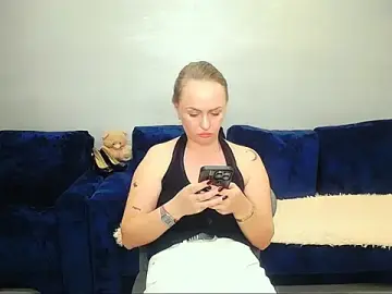 LiluMoon__  live sex cam