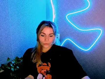 LoraBoyar  live sex cam
