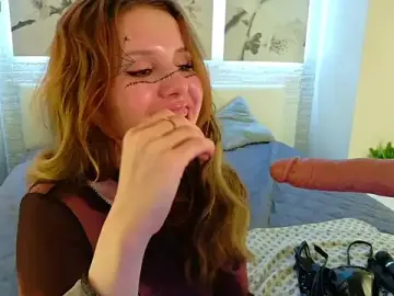 Betty_June  live sex cam