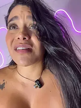 Miss-lyra  live sex cam